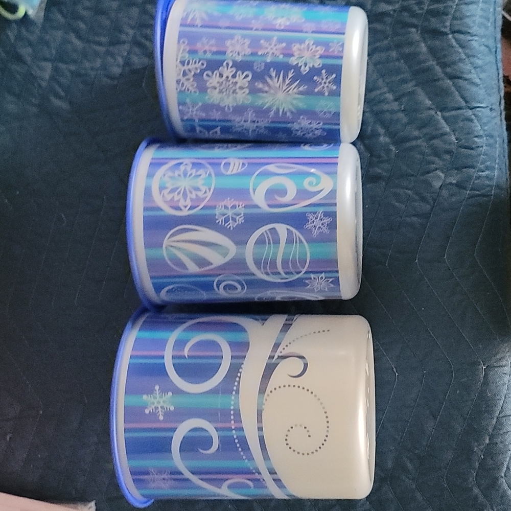 Tupperwear canisters set of 3